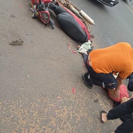 La mujer quedó tendida a un costado de la ruta PY02 en Itauguá.