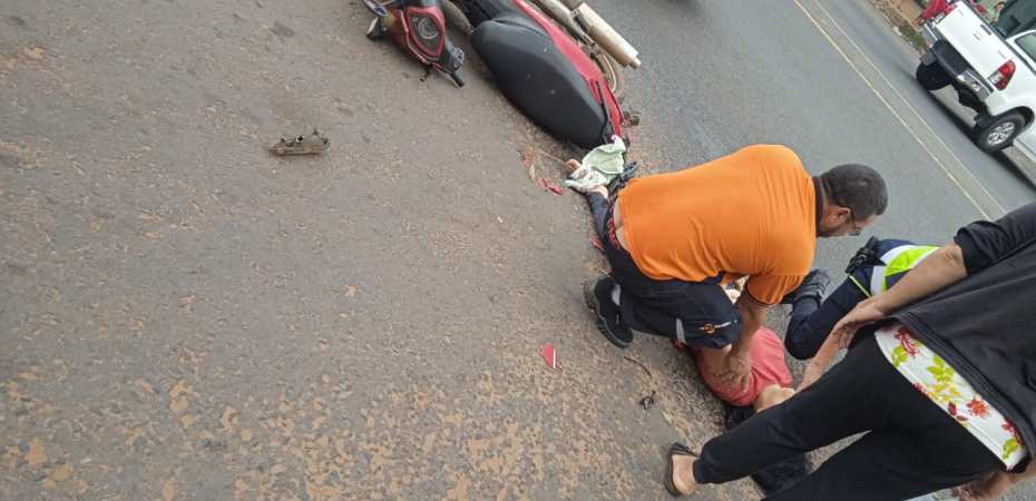 La mujer quedó tendida a un costado de la ruta PY02 en Itauguá.