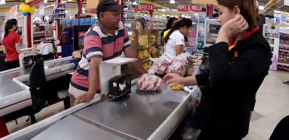 Comercios deben redondear vuelto a favor del cliente.