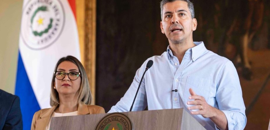 Santiago Peña y la ministra de Trabajo Mónica Recalde.